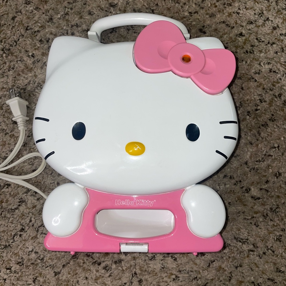 Hello Kitty White & Pink Waffle Maker